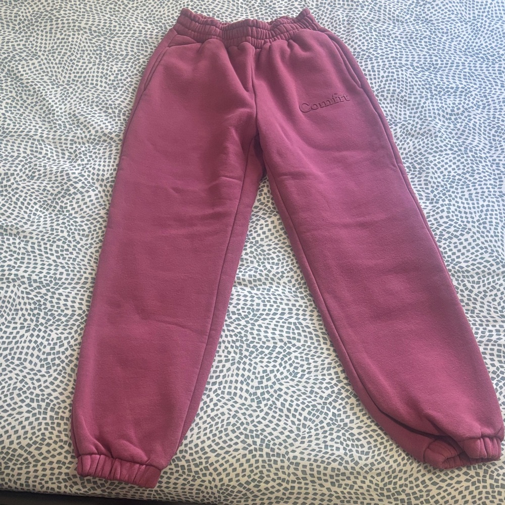 Woman Fleece Sweatpants in Mauve Pink